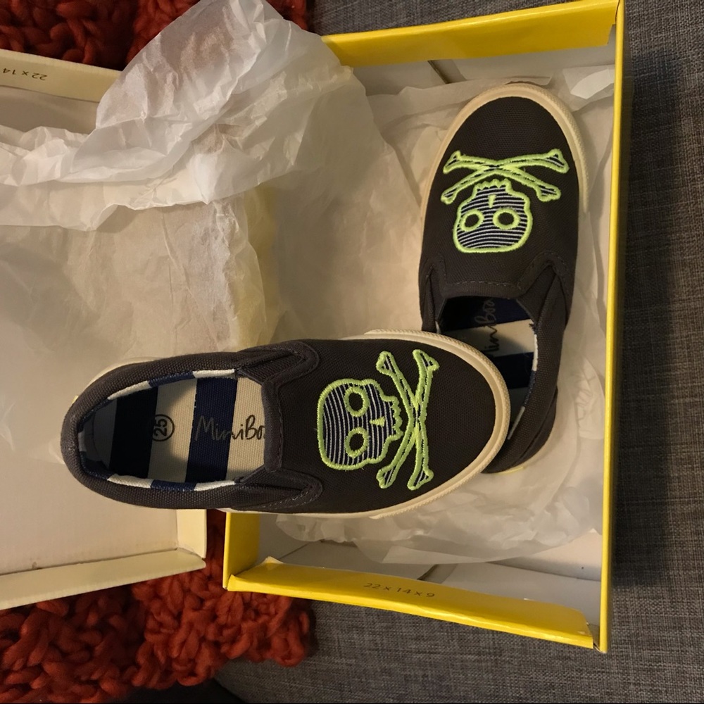 NEW! Mini Boden Boys’ Appliqué Shoes